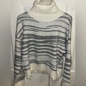 Lelis Strop TurtleNeck Sweater in Womens Small